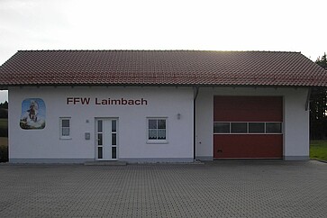 Grossansicht in neuem Fenster: FFW Laimbach - Feuerwehrhaus