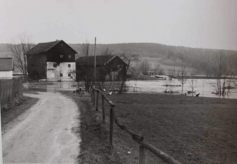 Grossansicht in neuem Fenster: Historisches Roßbach - Hochwasser 12/13