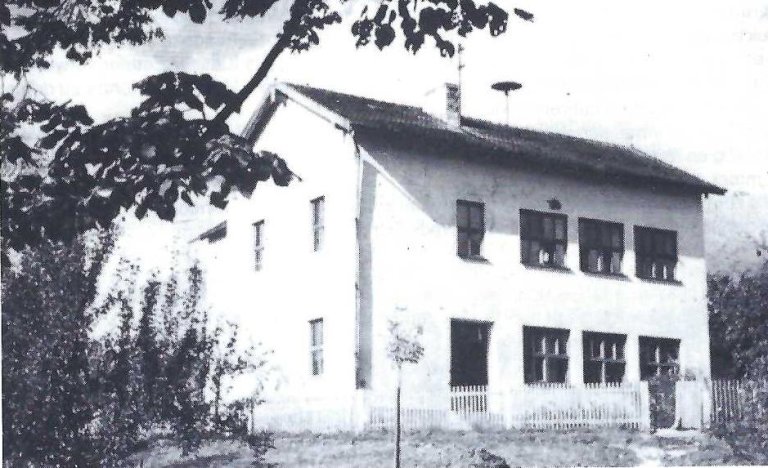 Grossansicht in neuem Fenster: Historisches Roßbach - Ortsansichten - Schulwesen - Thanndorfer Schule