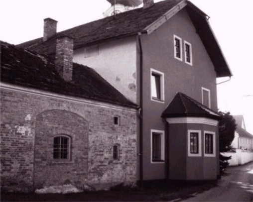 Grossansicht in neuem Fenster: Schulchronik Roßbach - Schulhaus von 1857